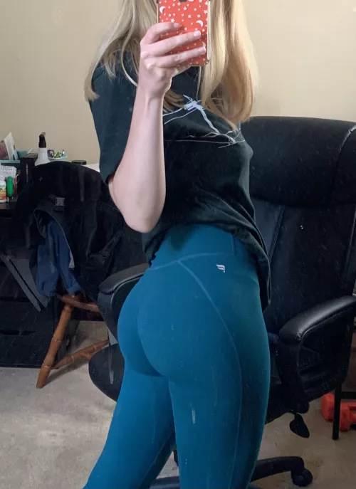 Booty rub?
