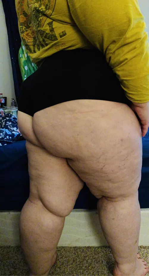 Booty so fat I look like I got implants ???