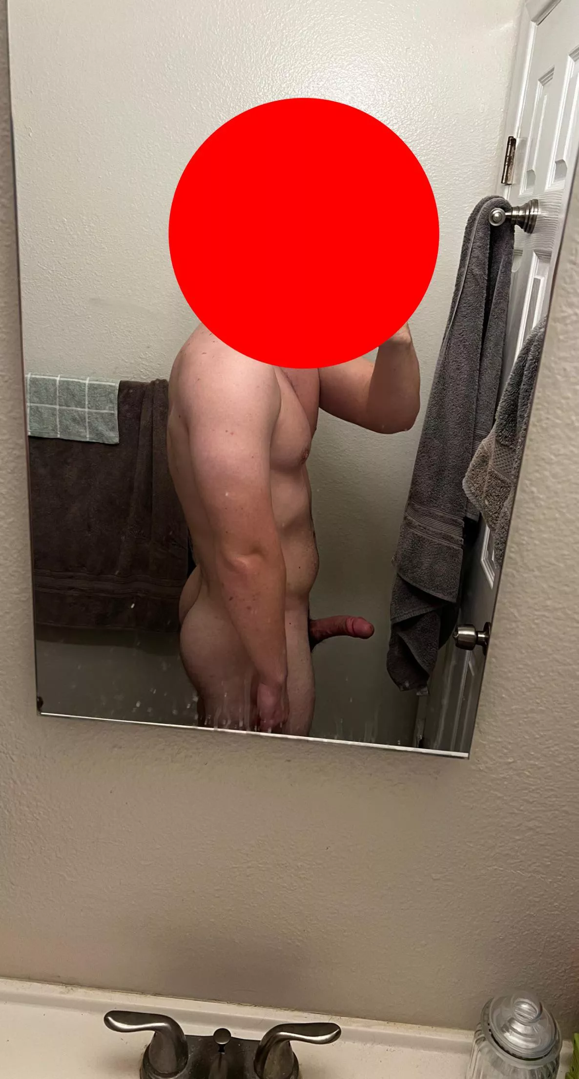 Bored and horny tonight, what do you think of both sides of my body? My chat is open