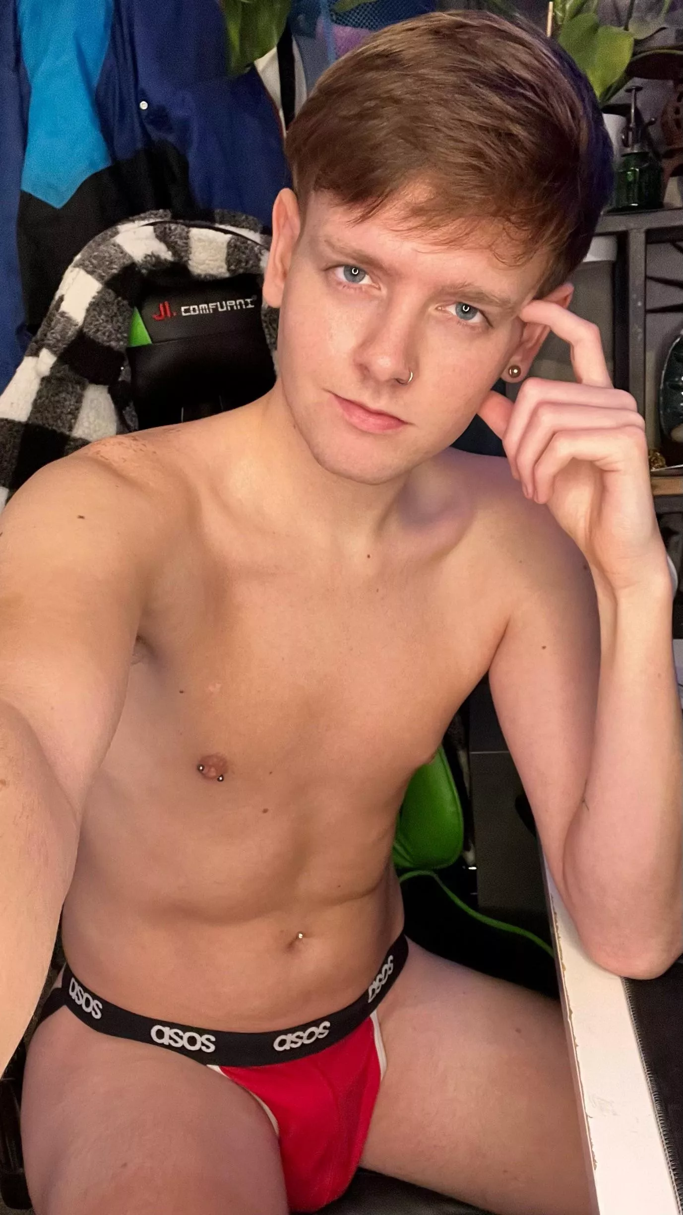 Bored and wanna play some games 😈