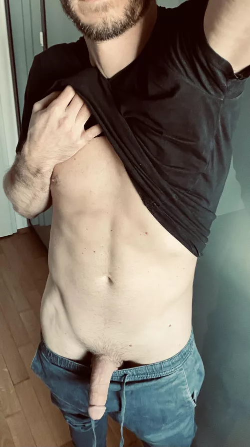 Bored at work, so i thought i let you participate ;) how do i fit in here with my half boner, half beard? 😉