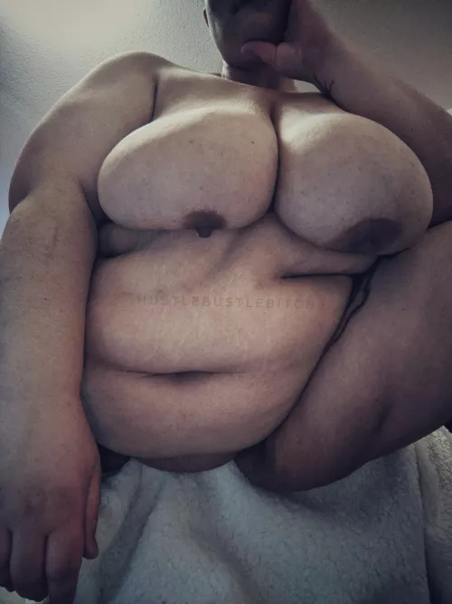 Bored but....boobs.... 😆