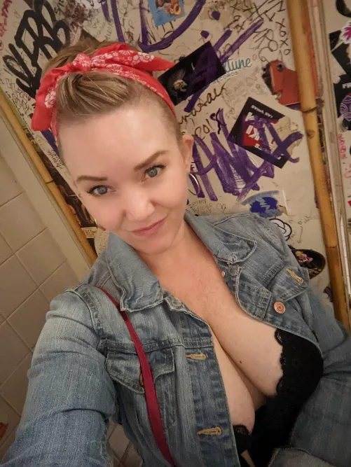 Born in 73. Could I convince you to fuck an older woman? [F48]