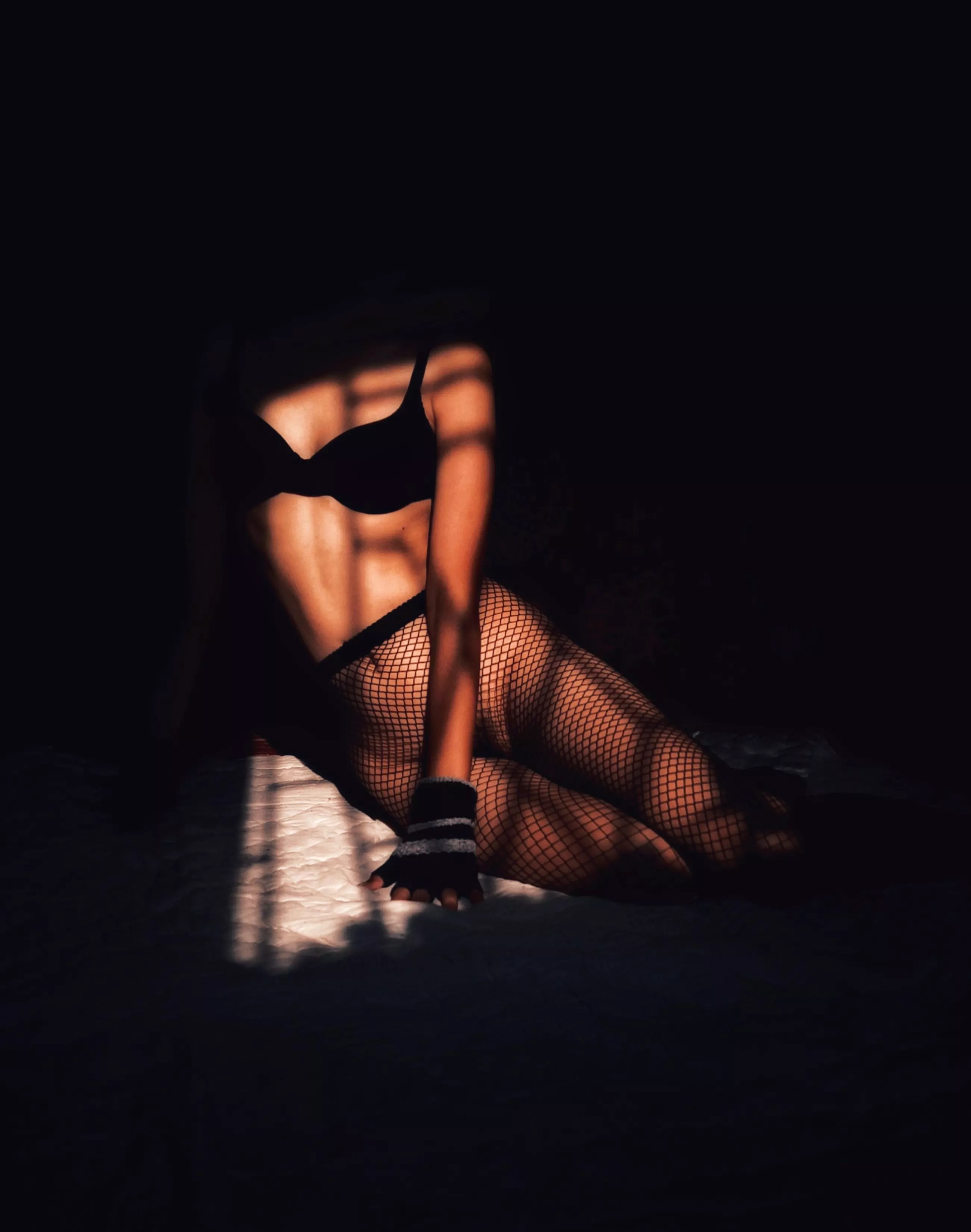 Boudoir photo shoot with my girl (F27). It was so hot that, in the middle itself I (M32) noticed she was hell wet... You know what happened next but wild part is we talked Threesome throughout our session😈. [MFM] [COUPLE] [THREESOME] [KOLKATA] [INDIA]