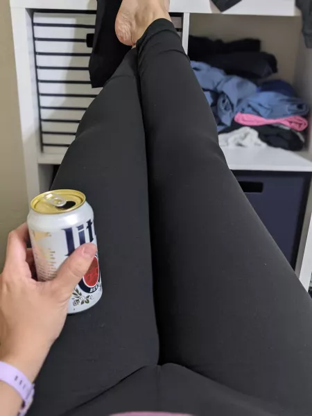 Bought some comfy new leggings to go commando in,time to relax 😏 Bought some comfy new leggings to go commando in,time to relax 😏