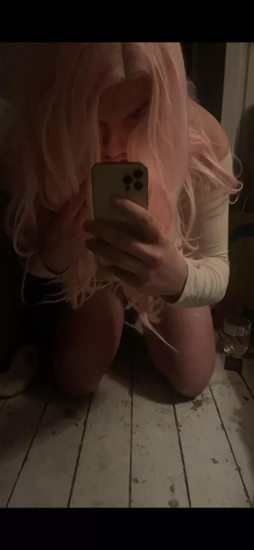Bowing down as a good sissy should π·π₯°β¦
