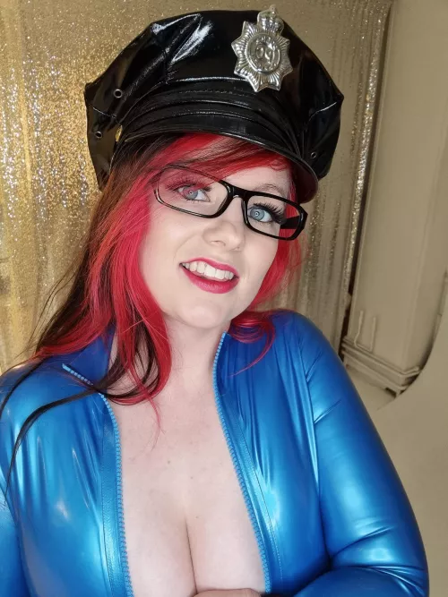 Boyzzzz!!! What do you think of my hat? ❤️