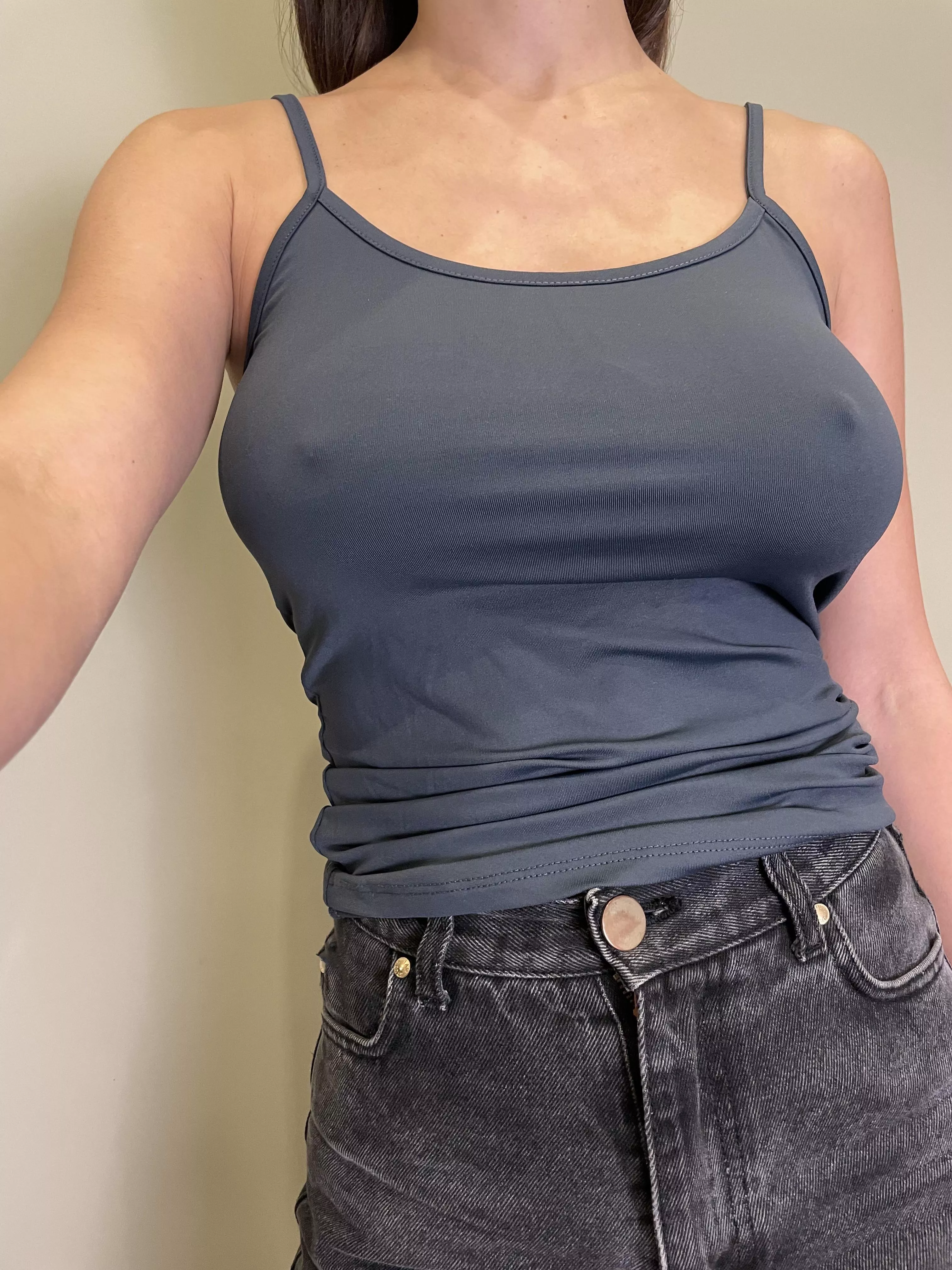 Braless Monday ☀️