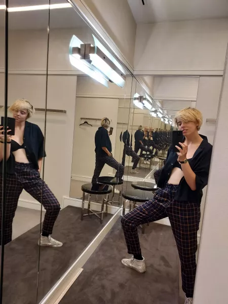 brb moving into this dressing room brb moving into this dressing room