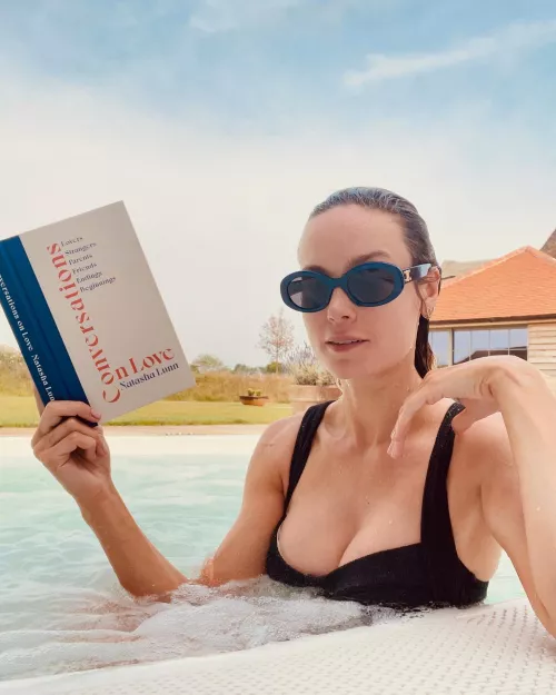 Brie Larson is the perfect cum target Brie Larson is the perfect cum target