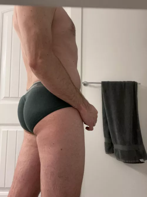 briefs for leg day