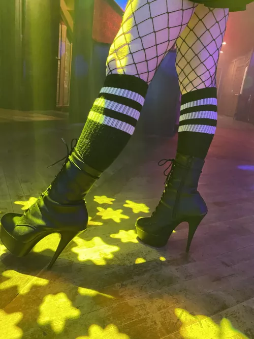 Bringing my Pleasers out in public 😜