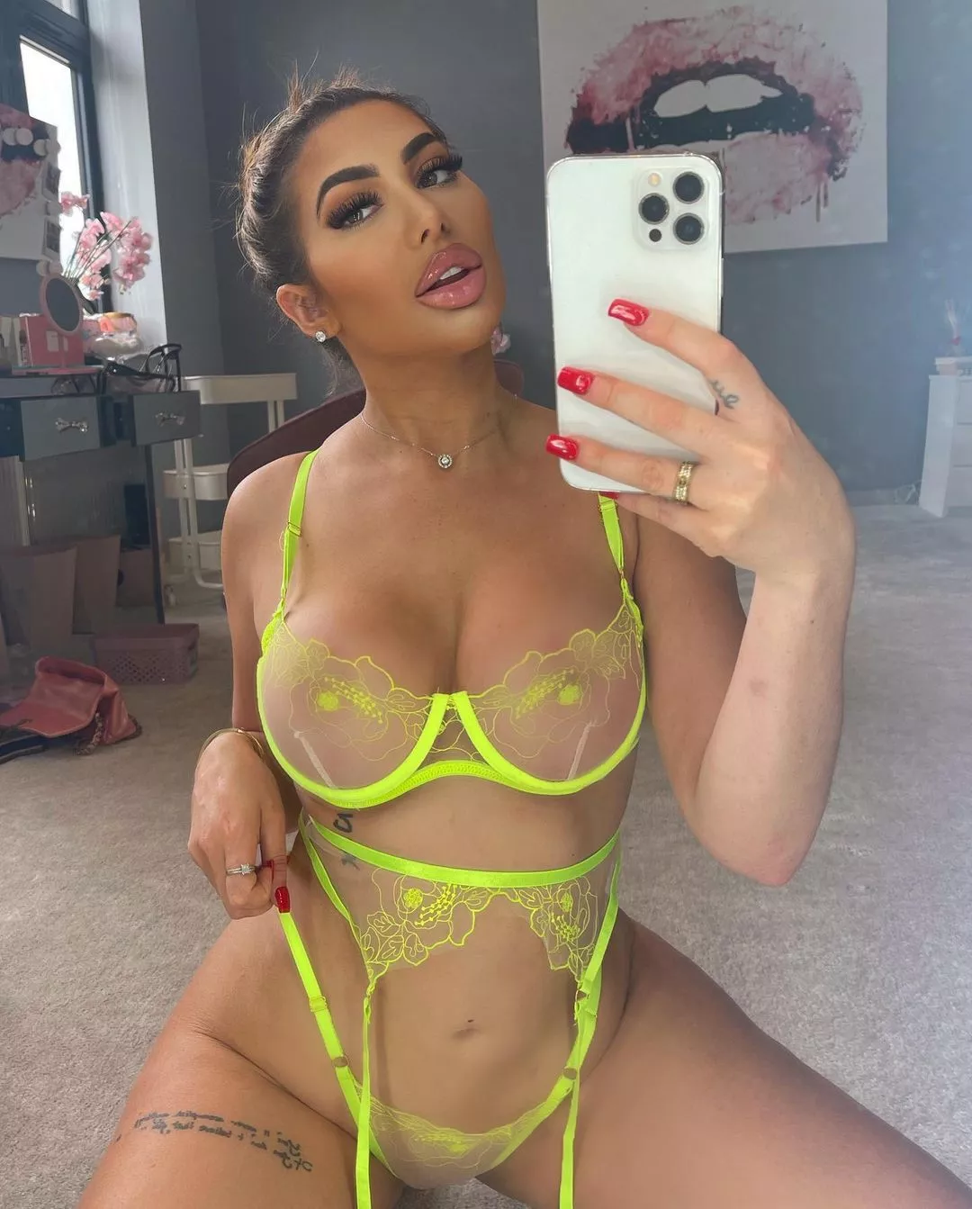 British Bimbo British Bimbo