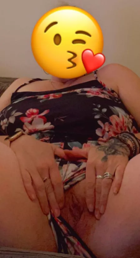 British milf ready and waiting for cock ? (Oc)(f)(41)