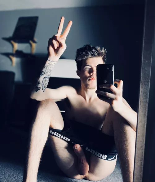 βBro wanna see this dope mirror pic I took last night πβ