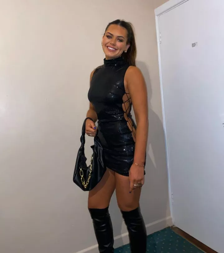 Brunette beauty Brunette beauty