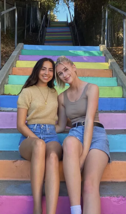 Brunette or blonde? Brunette or blonde?