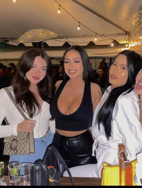 Brunettes Brunettes