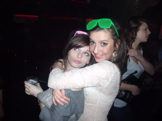 Brunettes in shutter shades