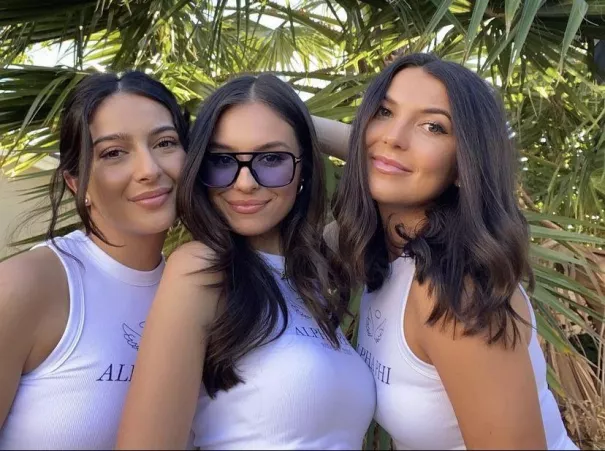 Brunettes Brunettes