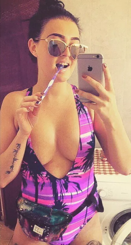 Brushing my teeth selfie's are always fun Brushing my teeth selfie's are always fun