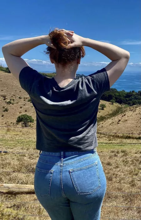 Bryce Dallas is such a fox. That ass is thicc. Bryce Dallas is such a fox. That ass is thicc.