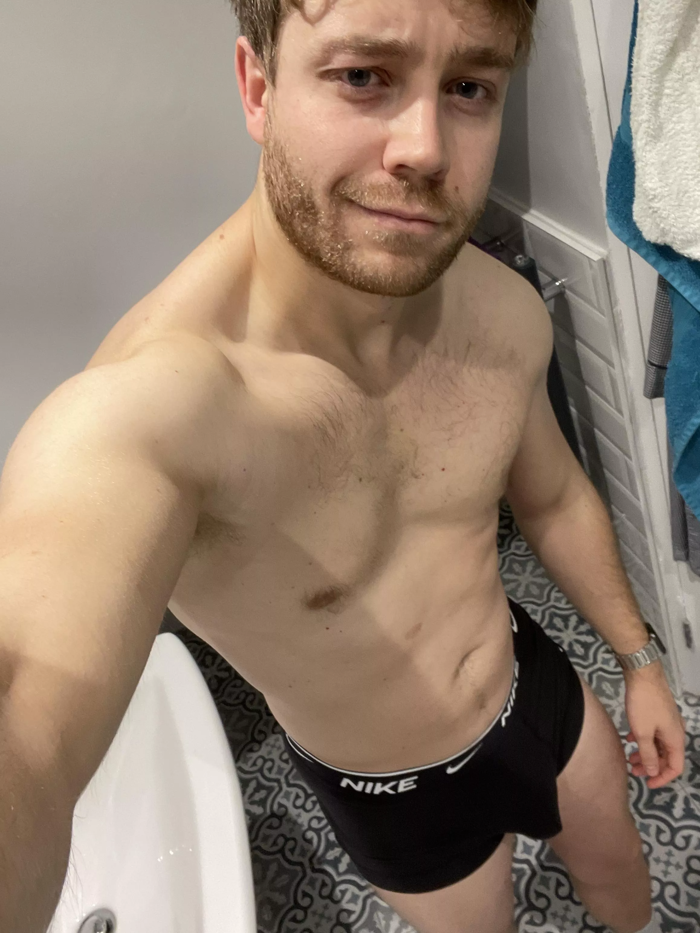 Bulge again, Who wants a pic from the changing room after I work out…