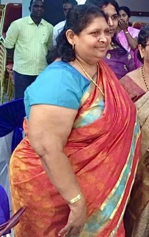 Bully me and fuck my curvy mom