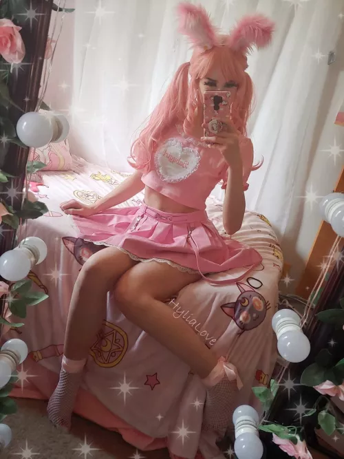 Bunnies need pets too🐇