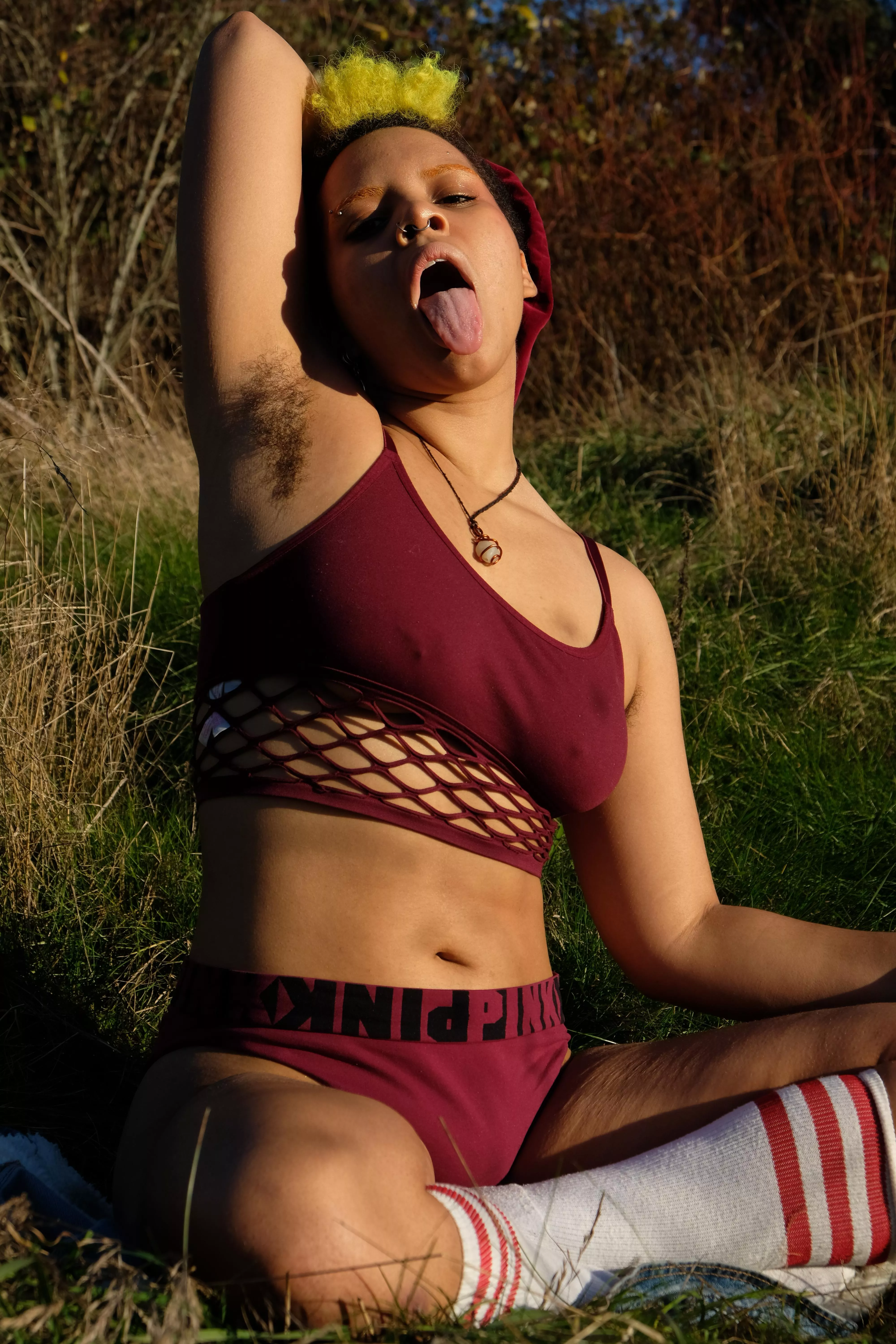 Burgundy and yellow 💛 how do you feel about it?