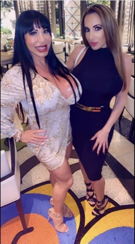 Busty with Richelle Ryan Busty with Richelle Ryan