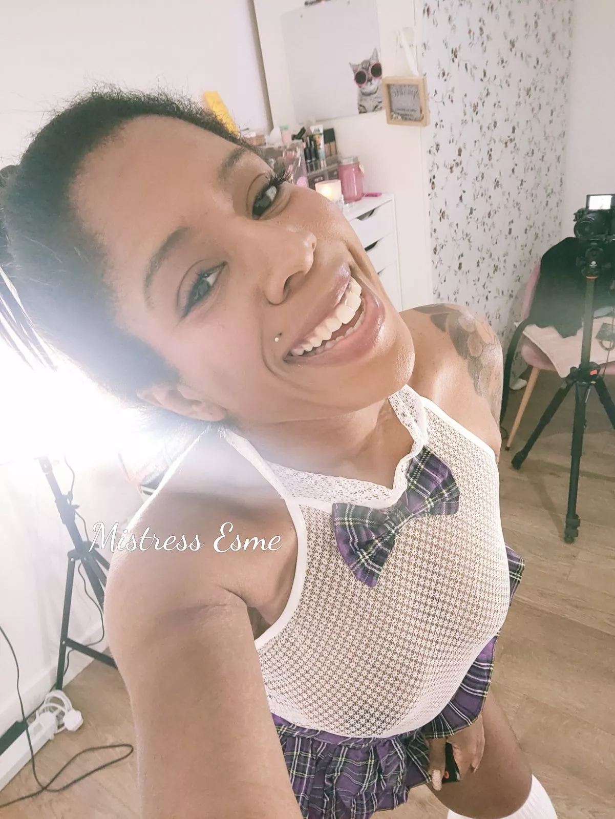 Busy making smut but thought I'd stop by and say HI! Have a filthy day!