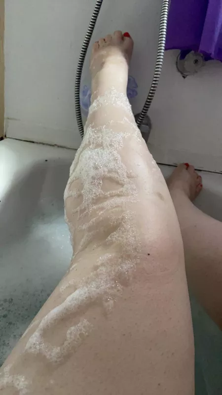 But who will help me get the suds off ๐๐๐๐