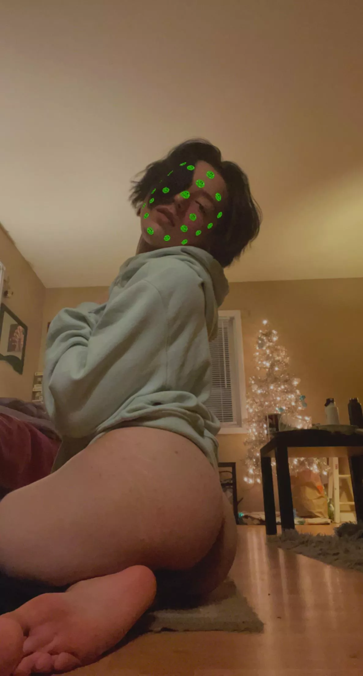 Cake by the ocean 🥵