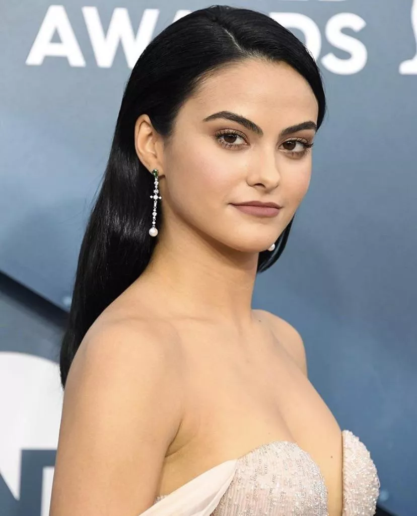 Camila Mendes makes me so hard. Someone can help me cum for her? Camila Mendes makes me so hard. Someone can help me cum for her?