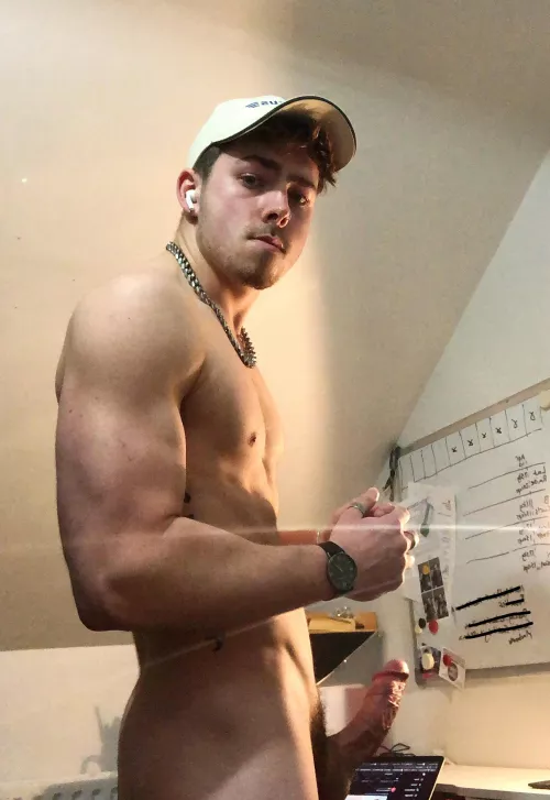 Can a 19 year old stud get some attention? 😉