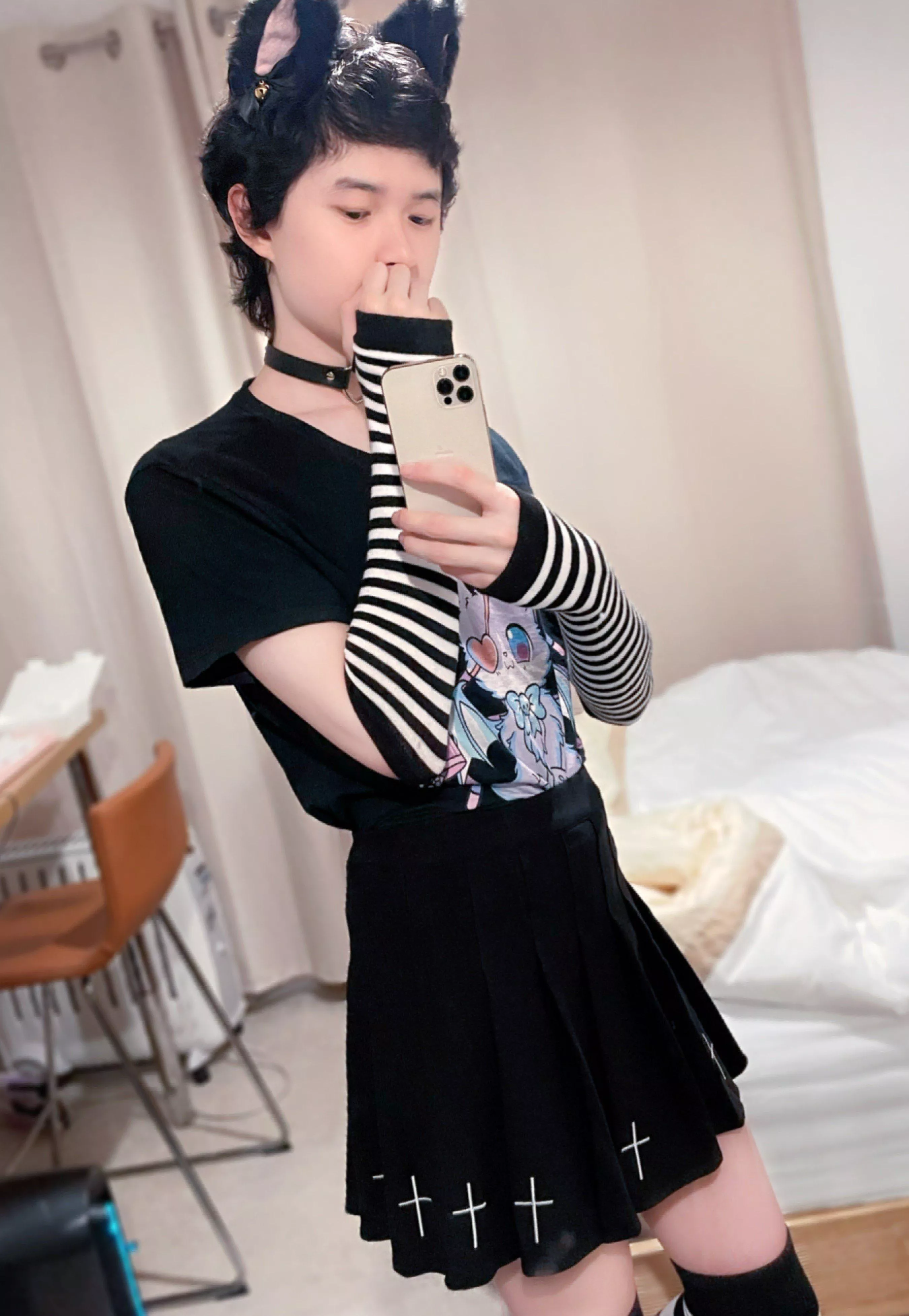 Can an Asian femboy get some love~? 🥰