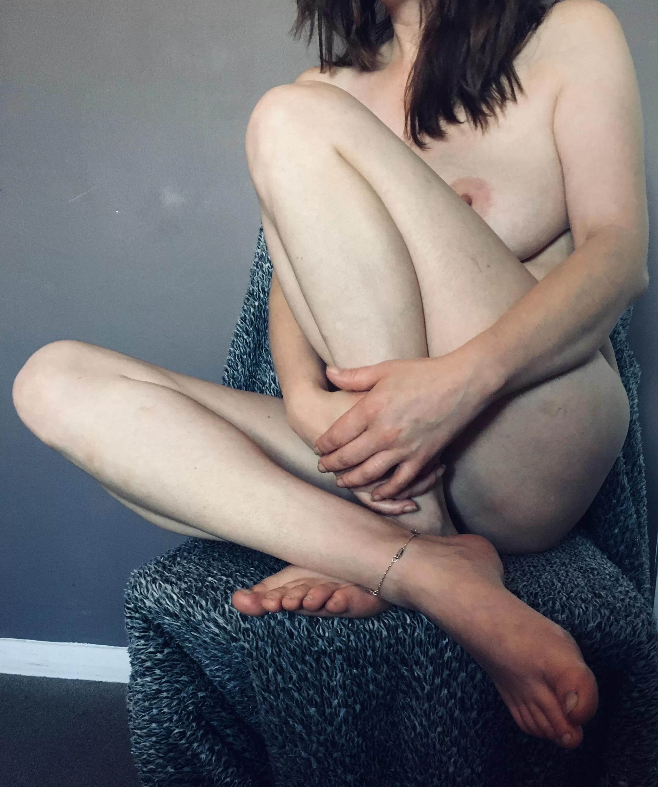 Can anyone do something with a pose like this? Can anyone do something with a pose like this?