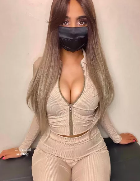 Can I be the first petite brownskin girl you fuck?☺️ Can I be the first petite brownskin girl you fuck?☺️