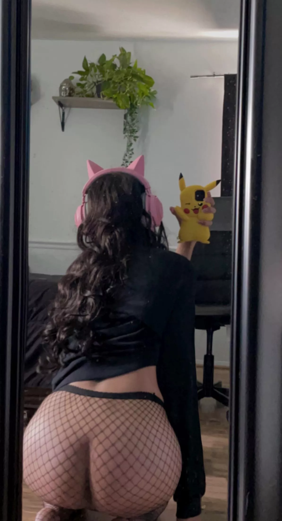 Can I be ur fleshlight? I like it rough and getting bred 🤪👉🏼👈🏼