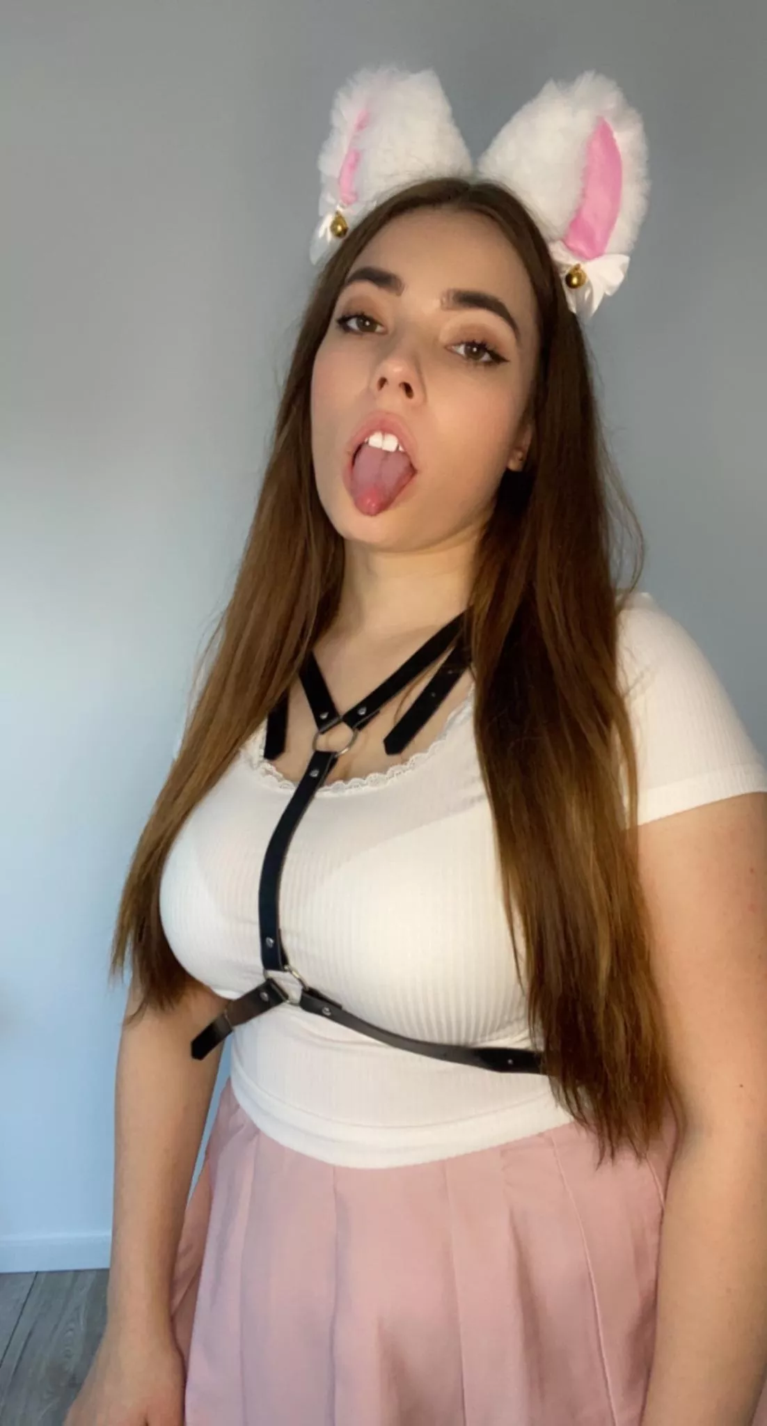 Can I be your pretty little kitty? ?