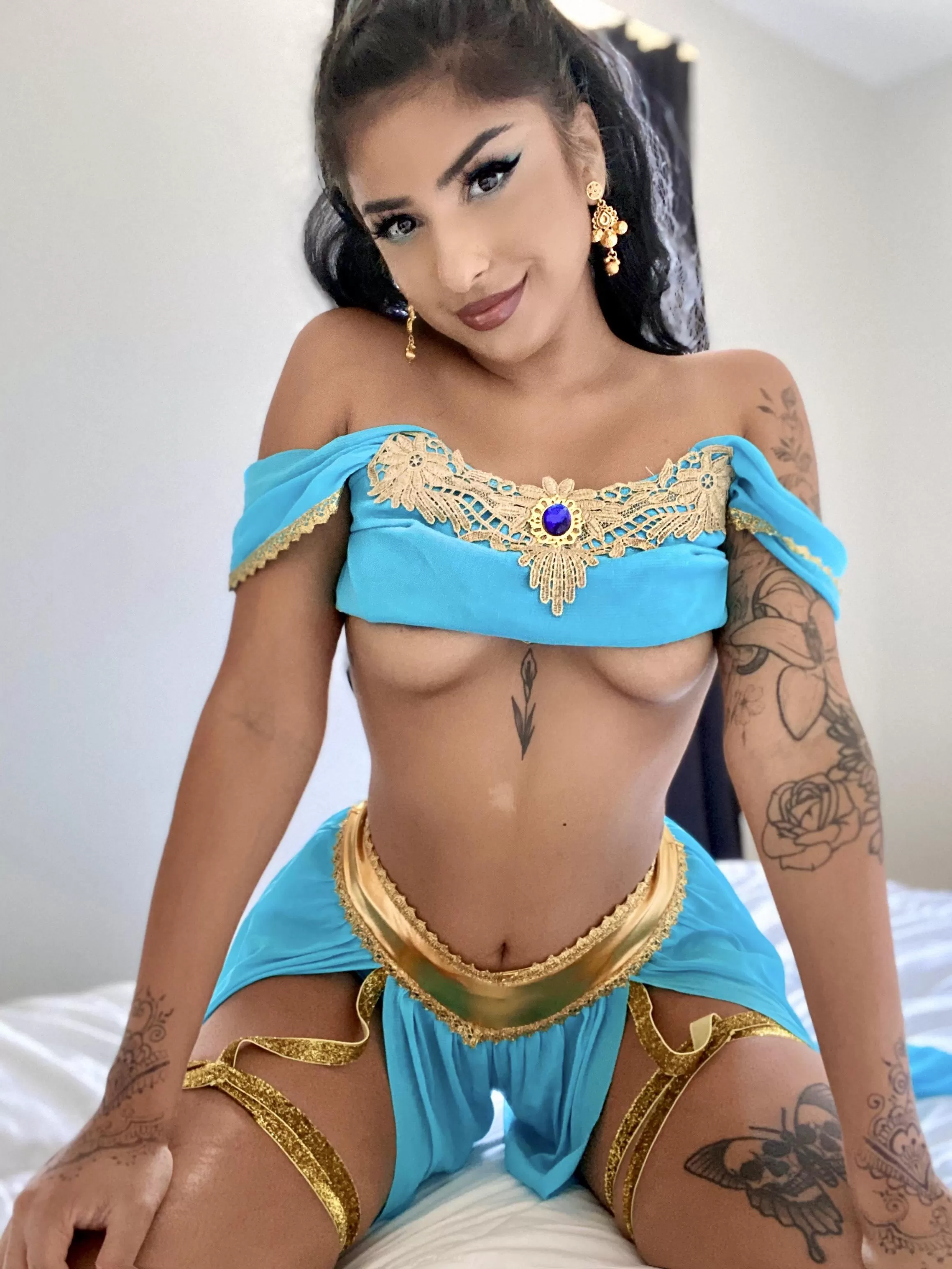 Kruvinas Deimantas Online Dating Jasmine Hourglass Porn Pictures