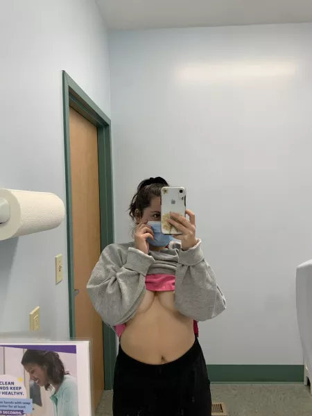 can i be your slutty vet tech 😼 can i be your slutty vet tech 😼