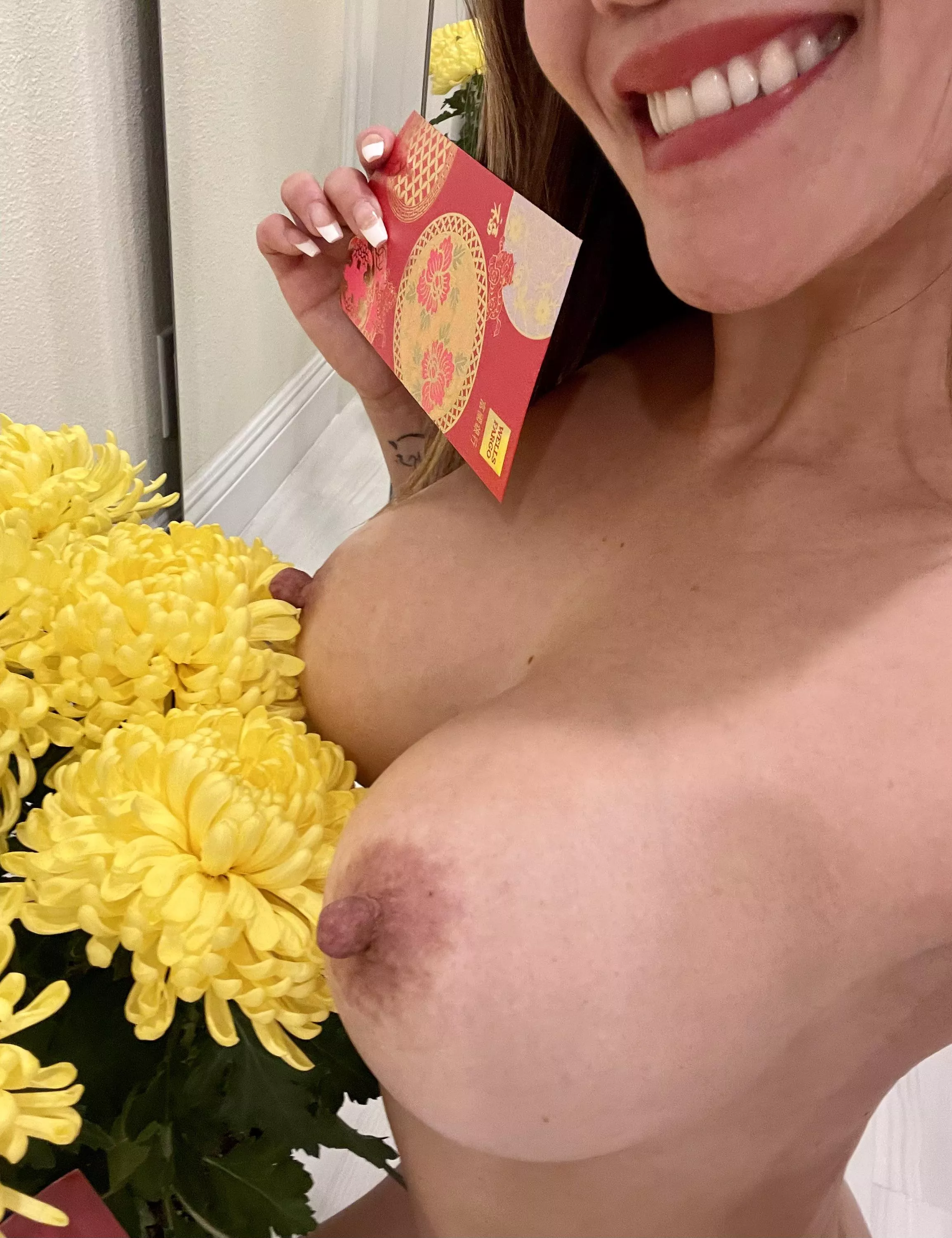 Can I bring you good fortune for the Lunar New Year? 🧧💋💸