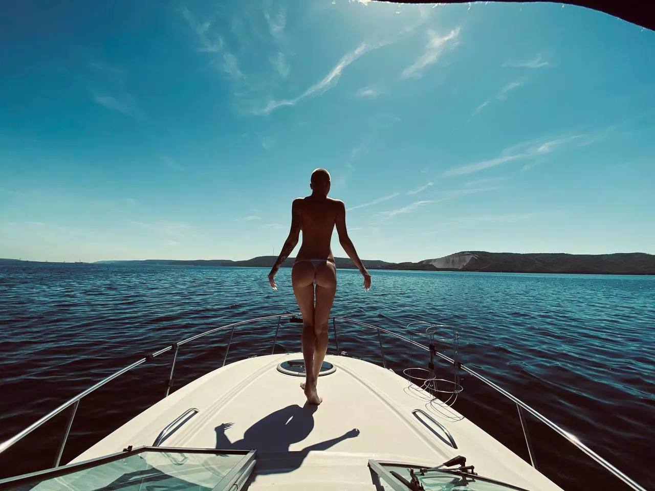 Can I help you cum darling