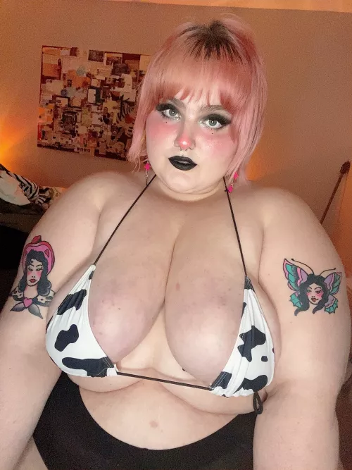 can i jerk off your cock with my tits? π