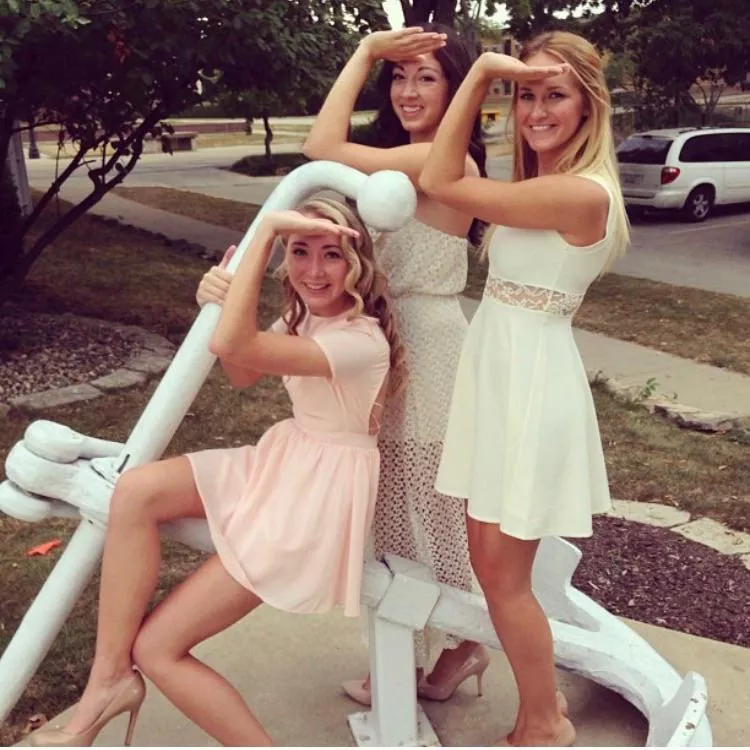 Can I just fuck the left one all day 😍 Can I just fuck the left one all day 😍