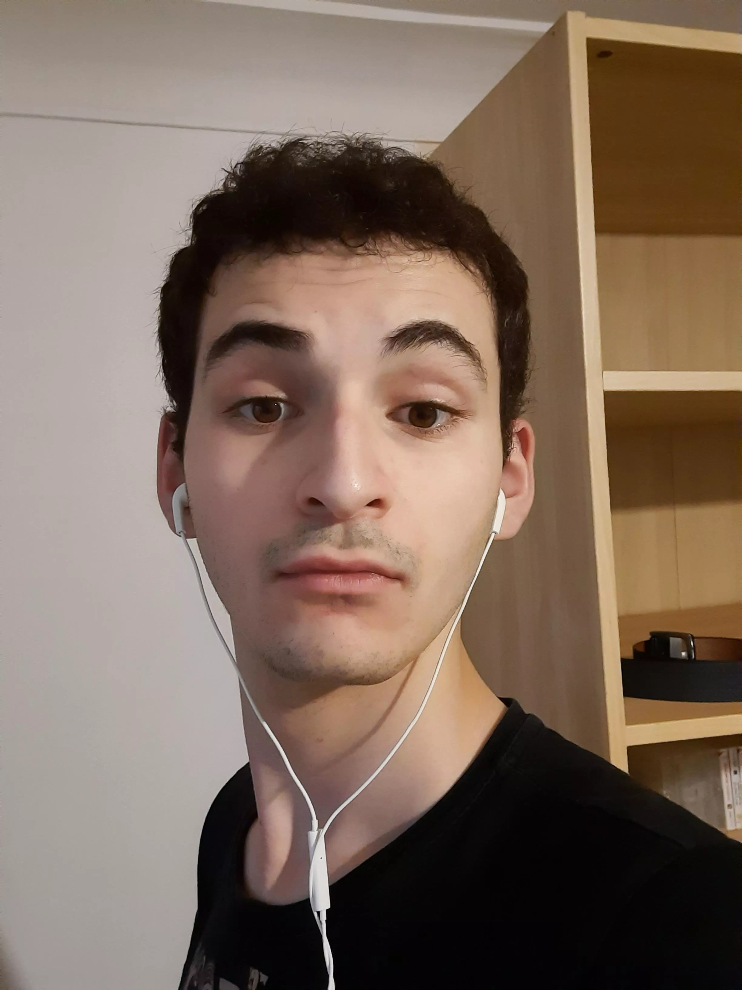 Can I post a cute selfie here ? ;) Can I post a cute selfie here ? ;)