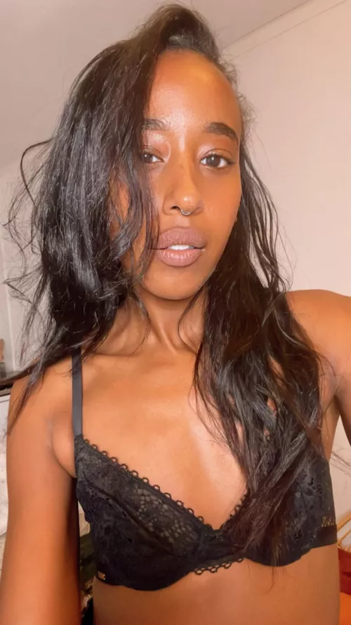 Can I put my lips around your dick? 👅