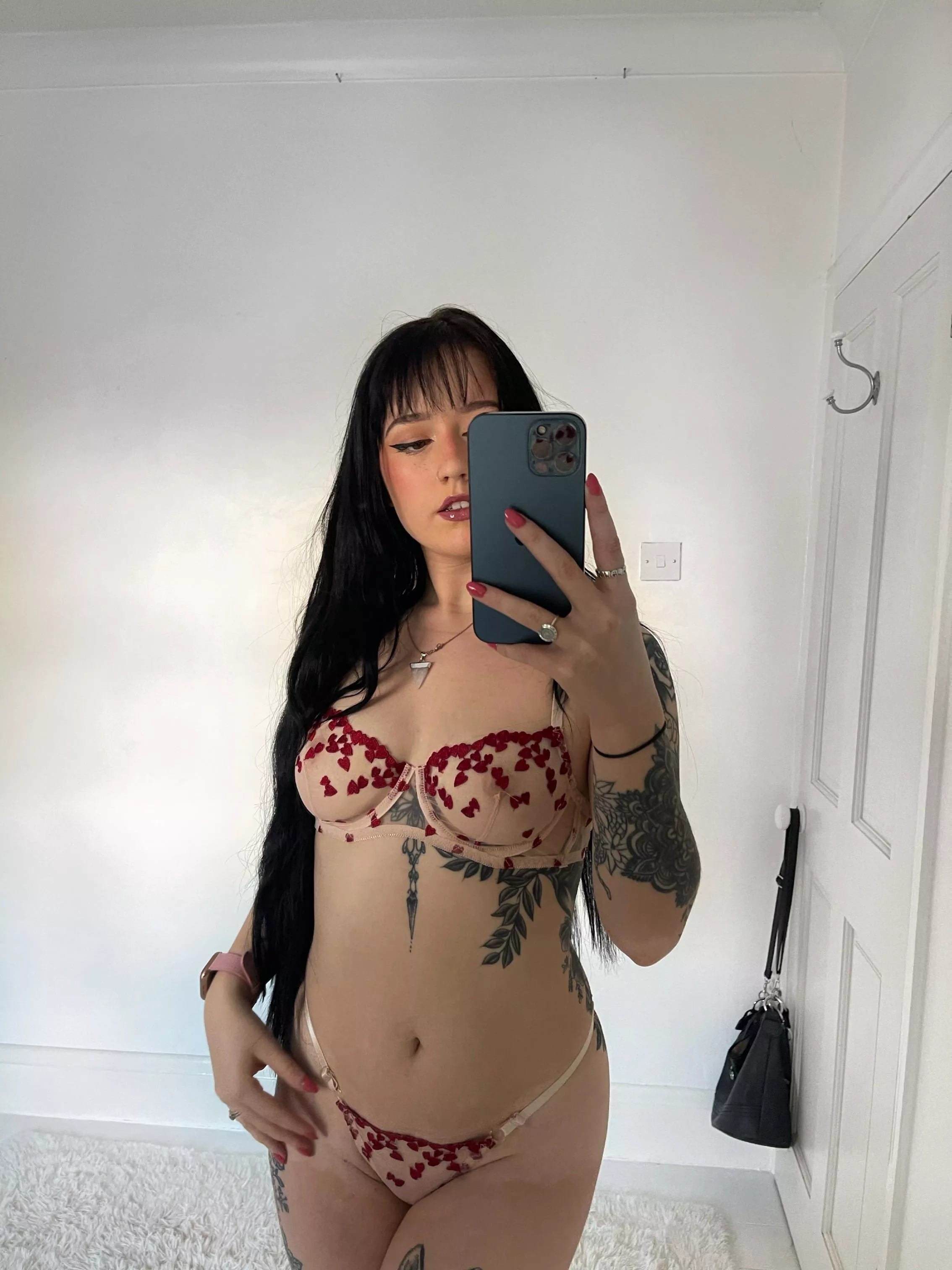 Can I send up photos like this & off?😉